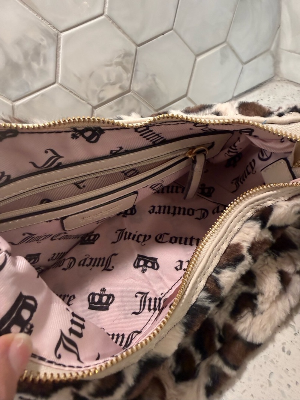 Juicy Couture Snow Leopard Love Fur Shoulder Bag Gold Trim NEW Fur Heart Charm - Picture 11 of 12